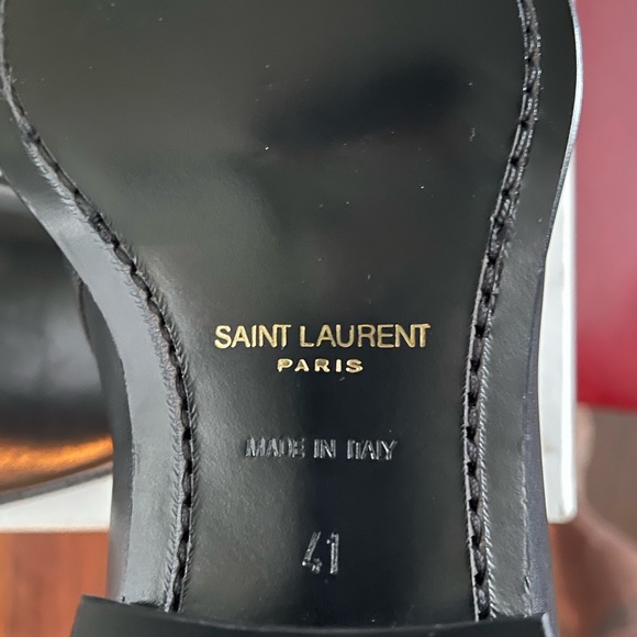 100% CALFSKIN, 100% KIDSKIN LINING
HAND-PAINTED LEATHER OUTSOLE
MADE IN ITALY - Picture 6 of 7